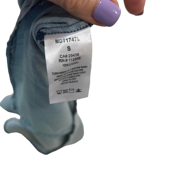 Miss Me Off the shoulder Blue denim Blouse Size Small - Picture 8 of 9